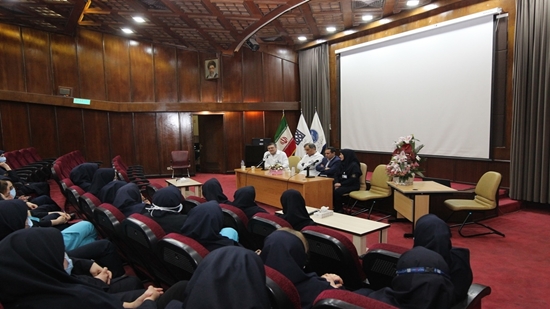 سرپرستاران و سوپروایزران بیمارستان شریعتی با مدیر پرستاری جدید بیمارستان دیدار و گفت و گوکردند  